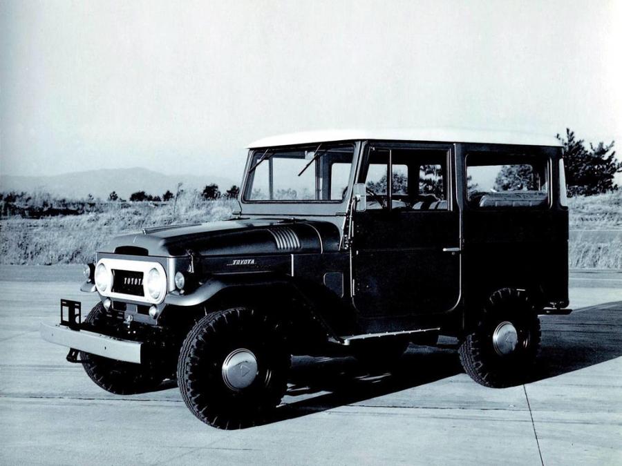  Toyota Land Cruiser 40 (FJ40VL) 1961 года  (фото 2 из 4)